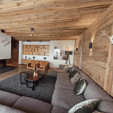 AlpenParks Hotel&Apartment Arlberg Warth mit Pool-2